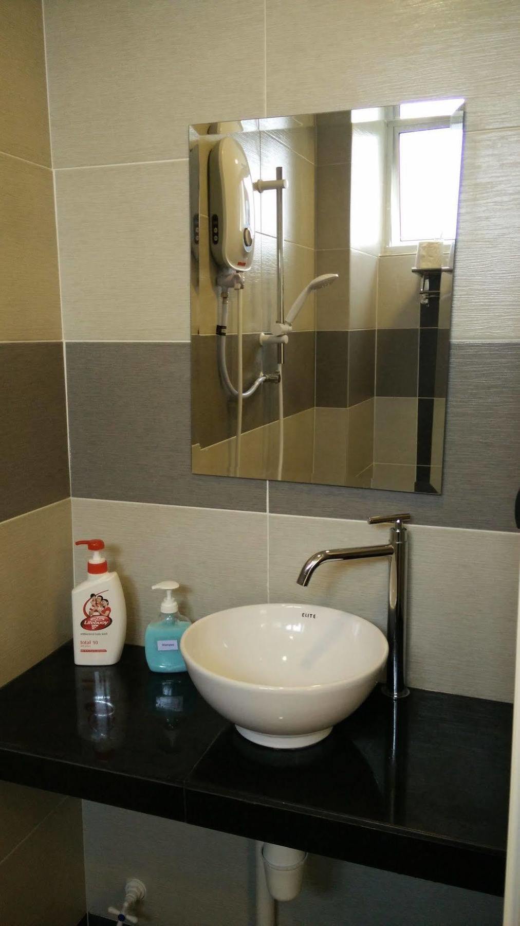 H&A Guest House Malacca Esterno foto