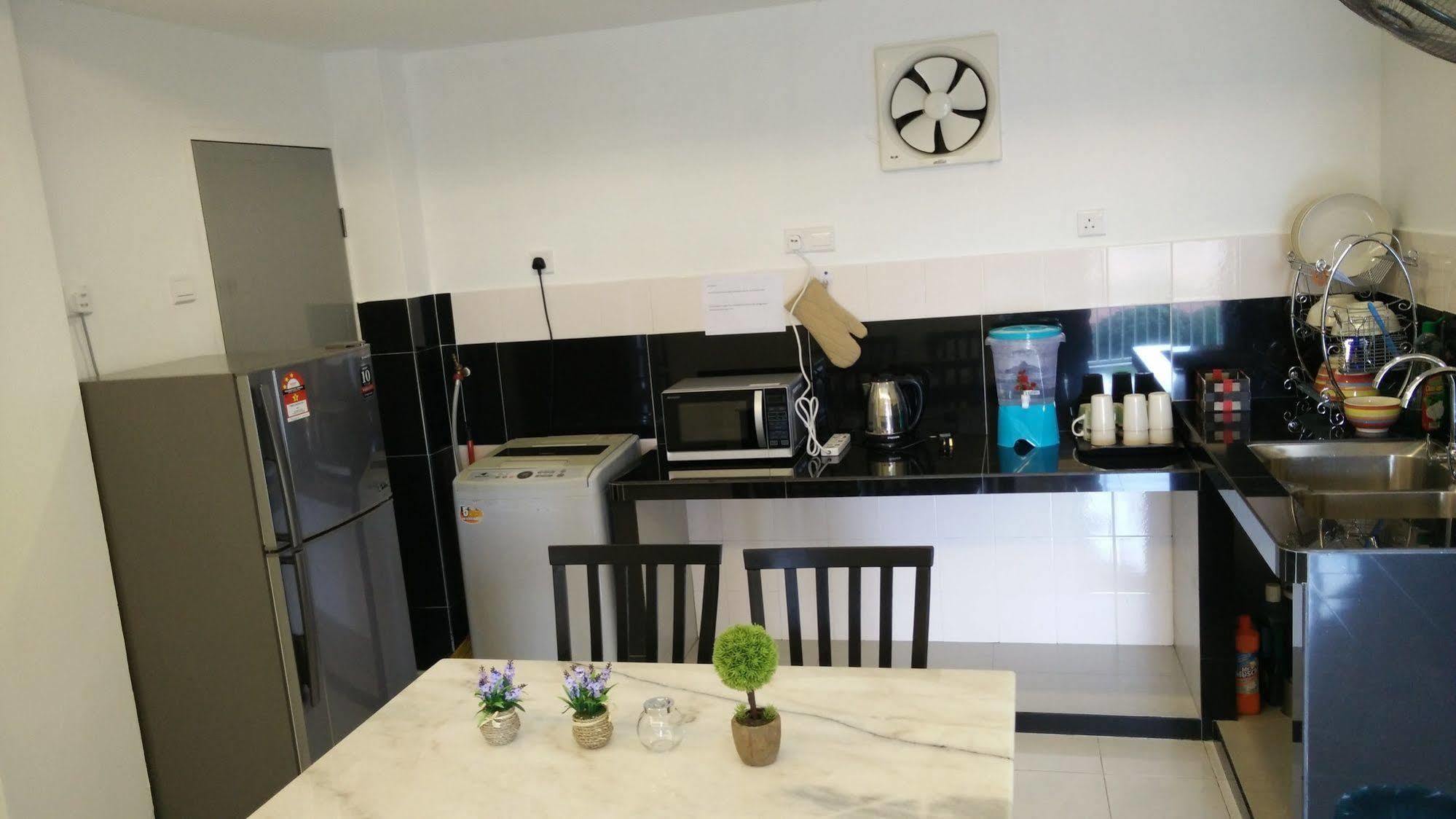 H&A Guest House Malacca Esterno foto