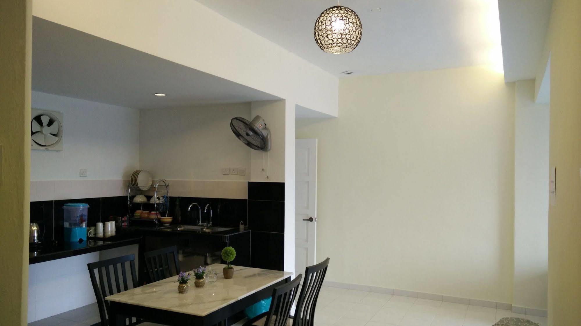 H&A Guest House Malacca Esterno foto
